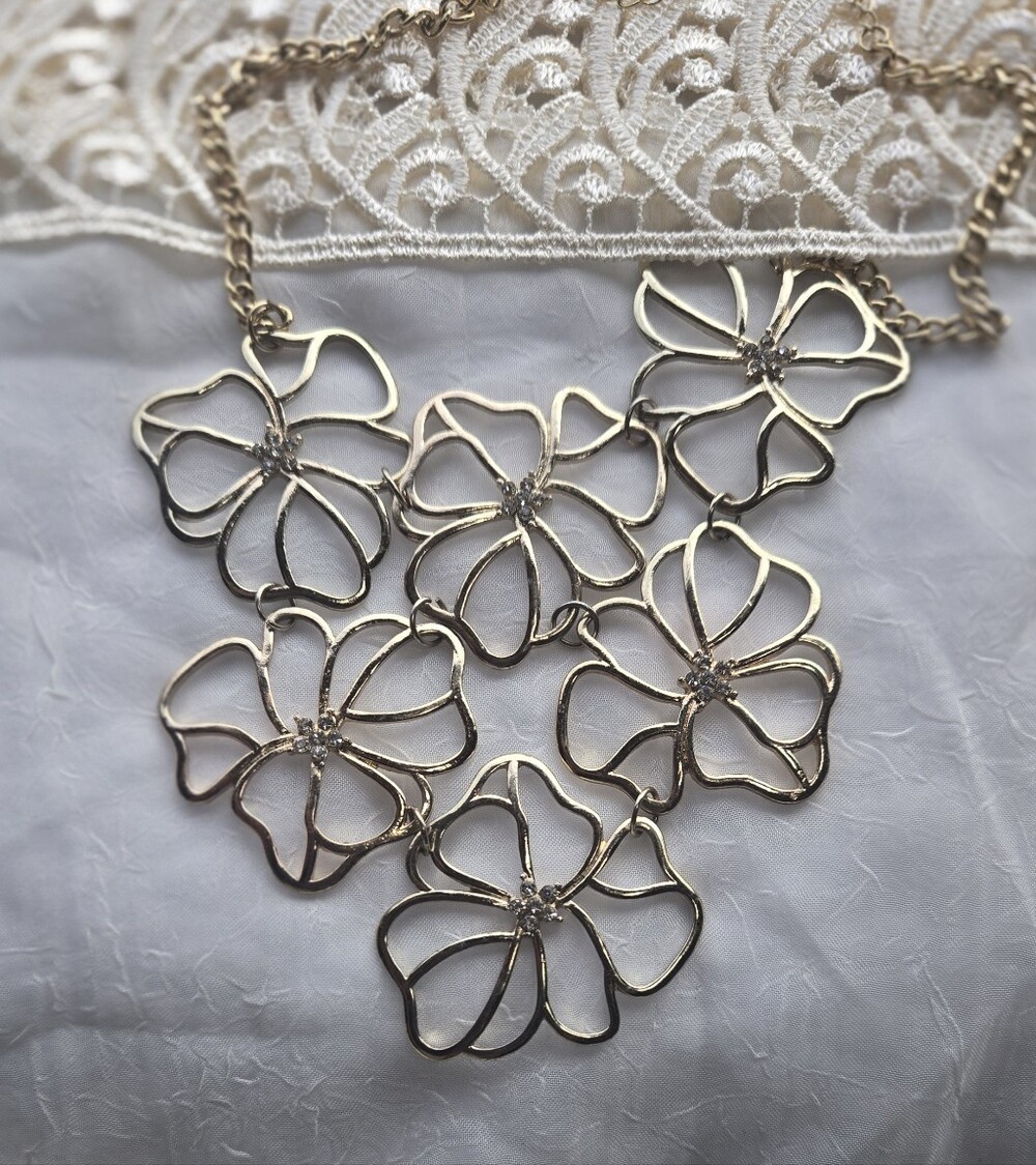 Gold Floral Statement Necklace - Elegant Women Jewelry